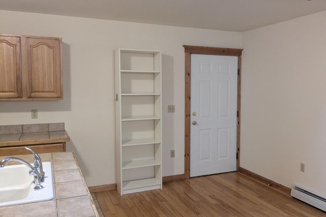 Kitchen shelves - 5 Bedroom 2 Bathroom near campus House