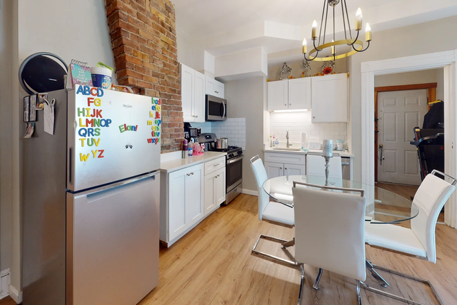 Call NOW for showings! 617-236-8600 - KENWOOD STREET - CHARMING DORHESTER 1 BED W/ LAUNDRY IN THE UNIT! *AVAIL ASAP!* Apartments