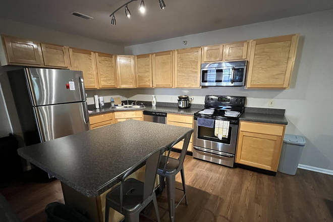 Kitchen - Village West Apartments