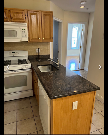 Kitchen - 3 Bedroom Apartment Close to Berklee/BoCo and Northeastern Campuses