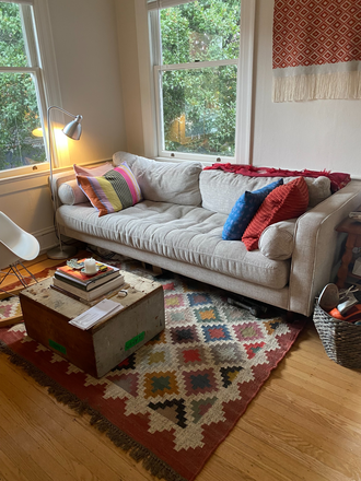 Living Room - Sunny One Bedroom in Great Neighborhood Apartments