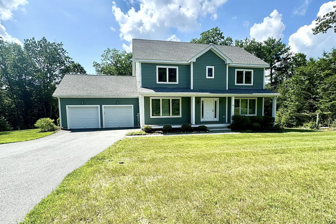 Outside street view - Beautiful Updated house, welcoming neighborhood