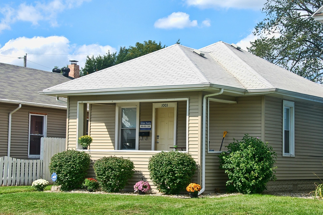 Street View - 1003 E Cedar St - Fully Furnished! House