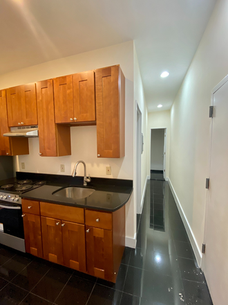 . - Renovated 3-bed w/ living room. No broker fee. Contact Will McGowan. 617.512.5822 Apartments