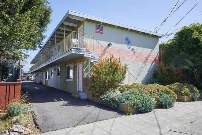 Apartment Complex & Driveway - 1277 Hearst Avenue Apartments