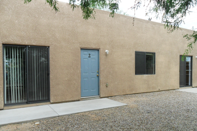 shaded yard - 2 bed 2 bath home