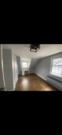 Bedroom second floor - Close to campus. Adelphi-Hofstra House