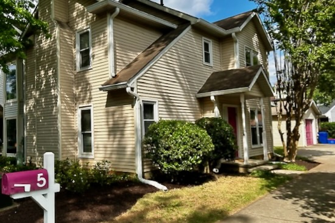 Outside - Decatur Rental in Great Neighborhood
