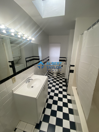 Bathroom - Renovated 2 Bed near Campus!! Apartments