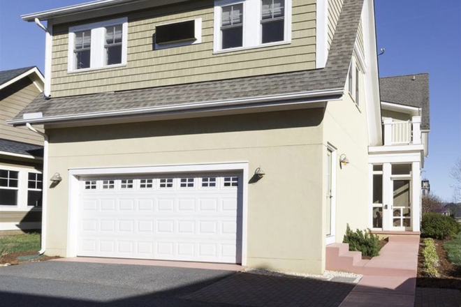 Outside entrance - 1 BR Carriage House Apartment in Belvedere