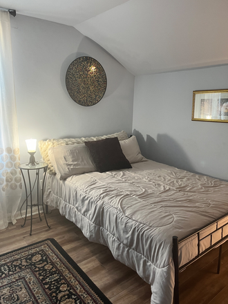 comfy bed or bring your own - Peaceful Room for Rent – 5 Minutes from MUSC - Close to everything House