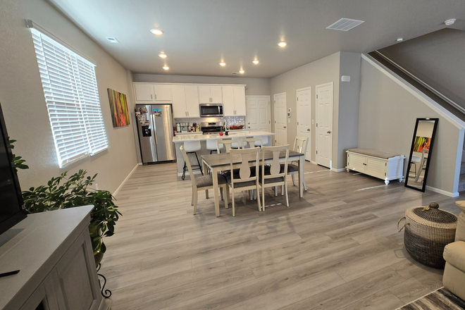 View of dining area and kitchen - Modern Townhouse