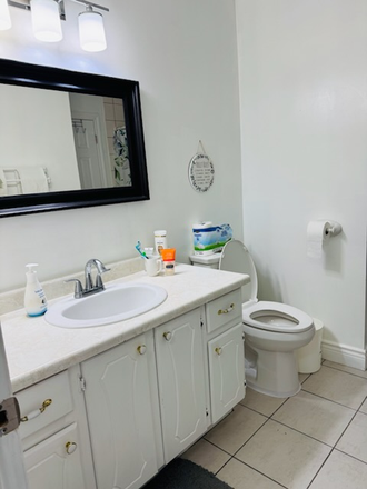Private bathroom - (FOR FEMALE) Private room for rent in a shared townhouse at Dundalk Drive