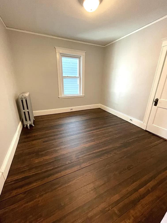 Bedroom 2 - 3 Rooms Available in 4 Bed, 1.5 Bath in Dorchester/Savin Hill- Fall Move in!